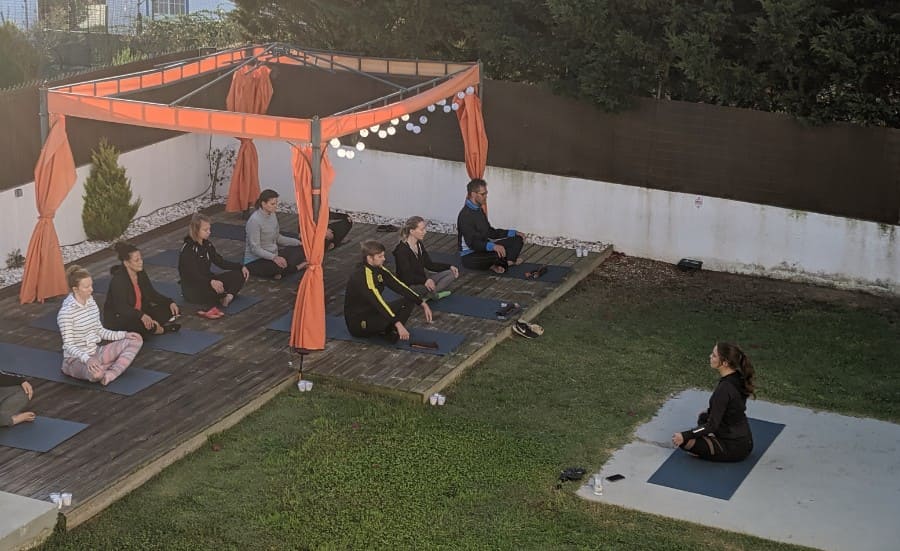900x550-entspannung-morgens-im-bootcamp-urlaub