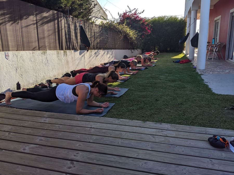 900x600-plank-training-im-bootcamp-urlaub
