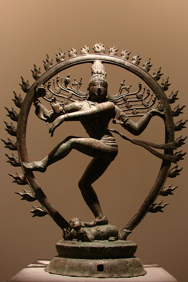ashtanga-yoga-köln-fitnesskaiser-statue